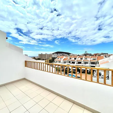 Two Bedrooms, Wifi, Pool, Close To The Beach In Los Cristianos *
