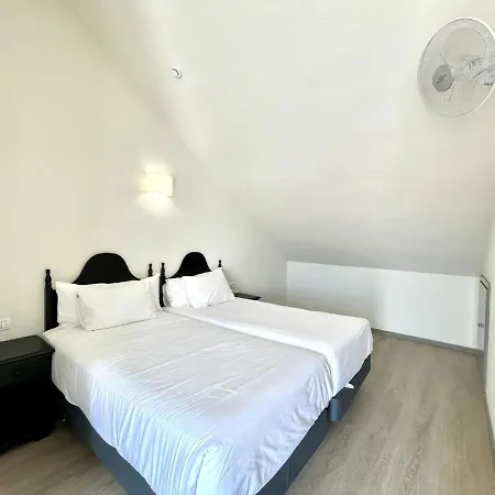 Two Bedrooms, Wifi, Pool, Close To The Beach In Los Cristianos