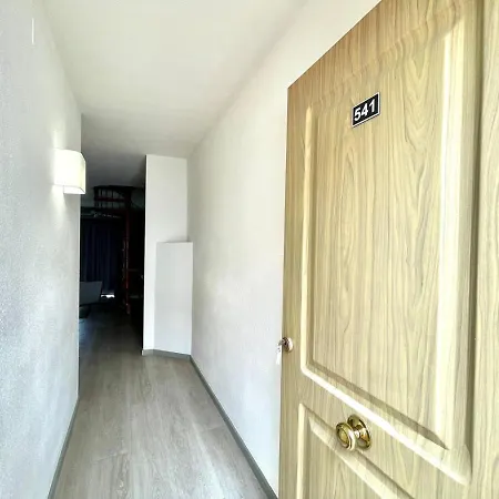 Two Bedrooms, Wifi, Pool, Close To The Beach In Los Cristianos *