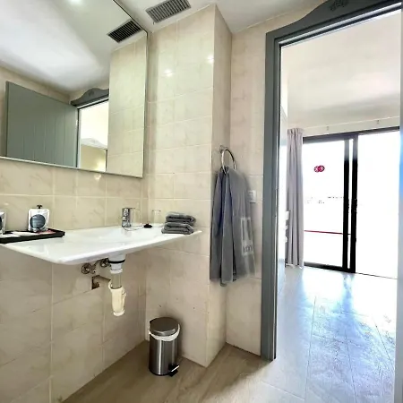 Apartment Two Bedrooms, Wifi, Pool, Close To The Beach In Los Cristianos