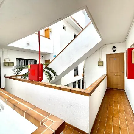 Two Bedrooms, Wifi, Pool, Close To The Beach In Los Cristianos Apartment