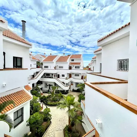 Two Bedrooms, Wifi, Pool, Close To The Beach In Los Cristianos *